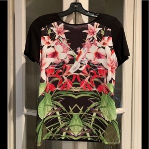 Ted Baker short sleeve floral top. Size 2 (small)